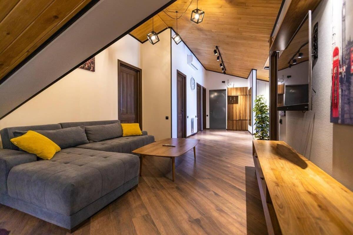 3Br Apt W Huge Terrace & Magnificent Views 第比利斯 外观 照片