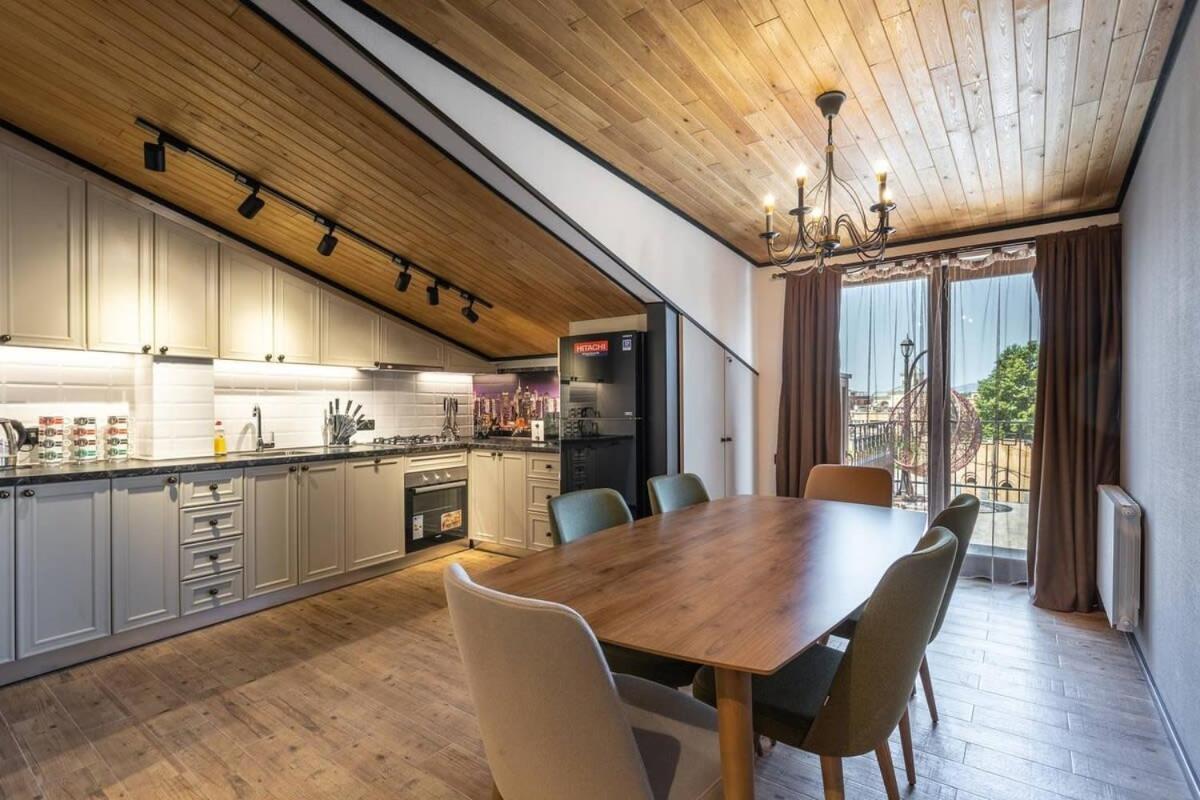 3Br Apt W Huge Terrace & Magnificent Views 第比利斯 外观 照片