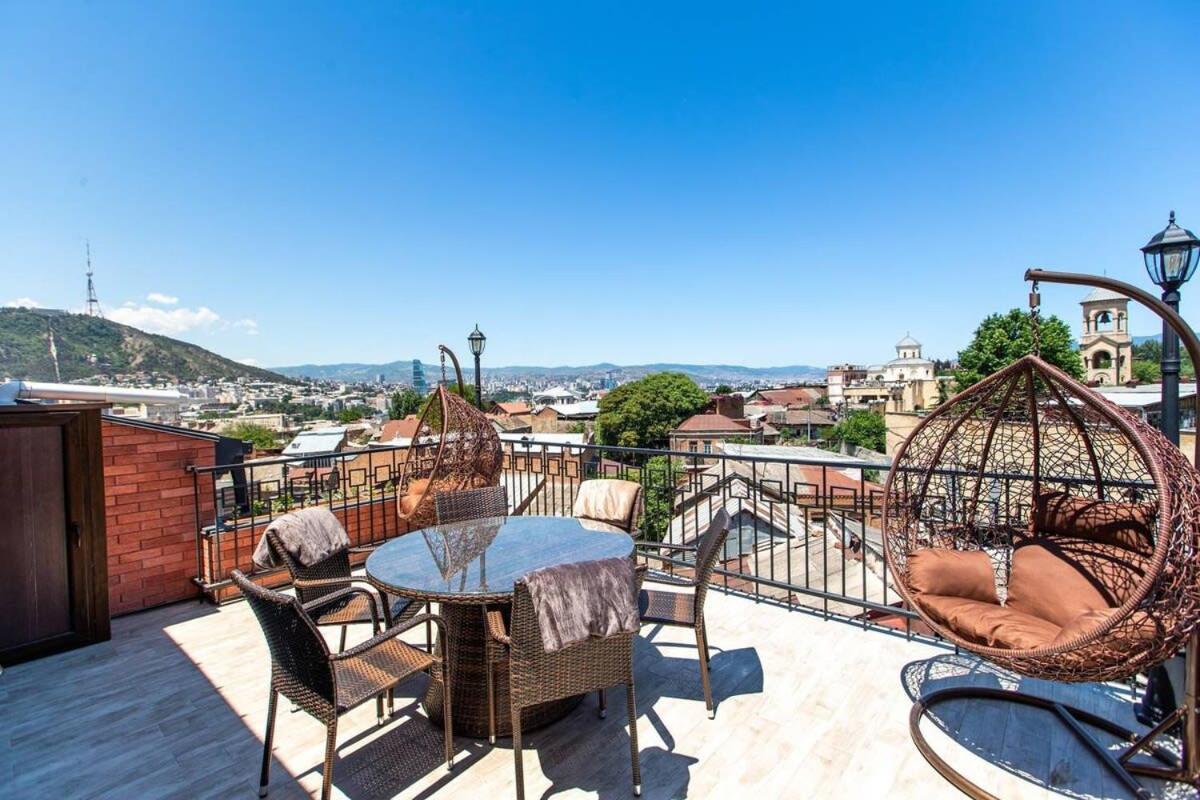 3Br Apt W Huge Terrace & Magnificent Views 第比利斯 外观 照片