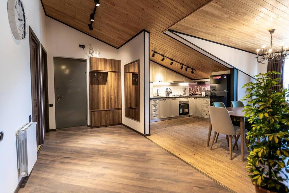 3Br Apt W Huge Terrace & Magnificent Views 第比利斯 外观 照片