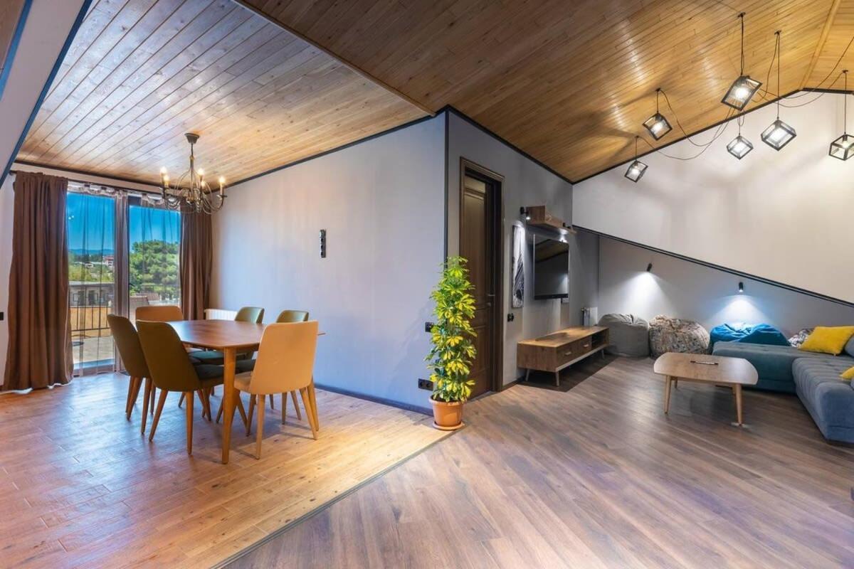 3Br Apt W Huge Terrace & Magnificent Views 第比利斯 外观 照片