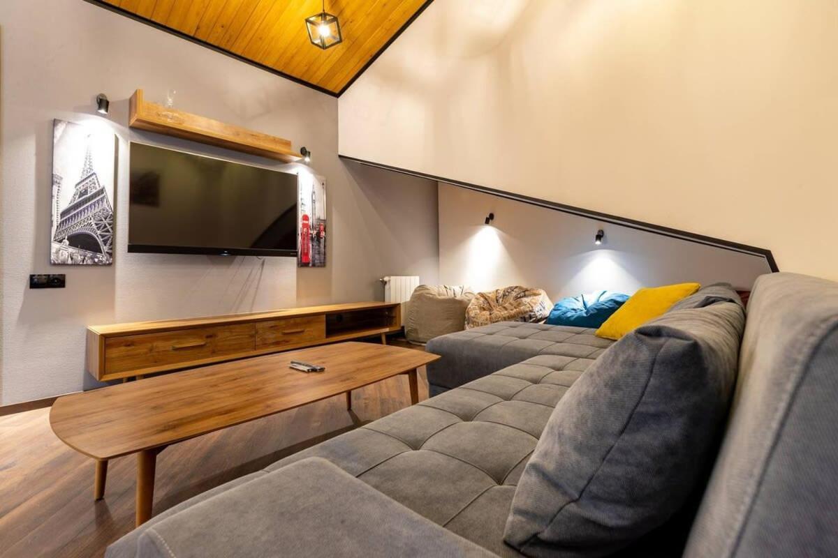 3Br Apt W Huge Terrace & Magnificent Views 第比利斯 外观 照片