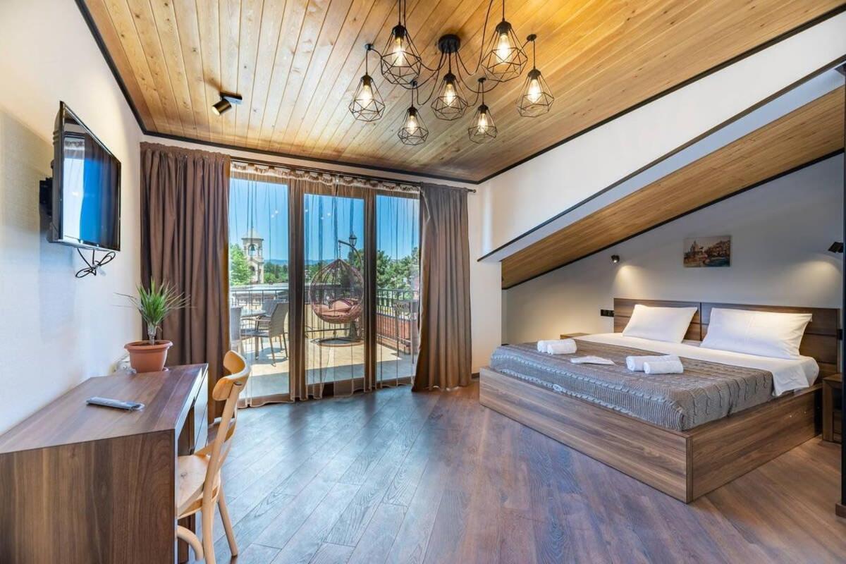 3Br Apt W Huge Terrace & Magnificent Views 第比利斯 外观 照片