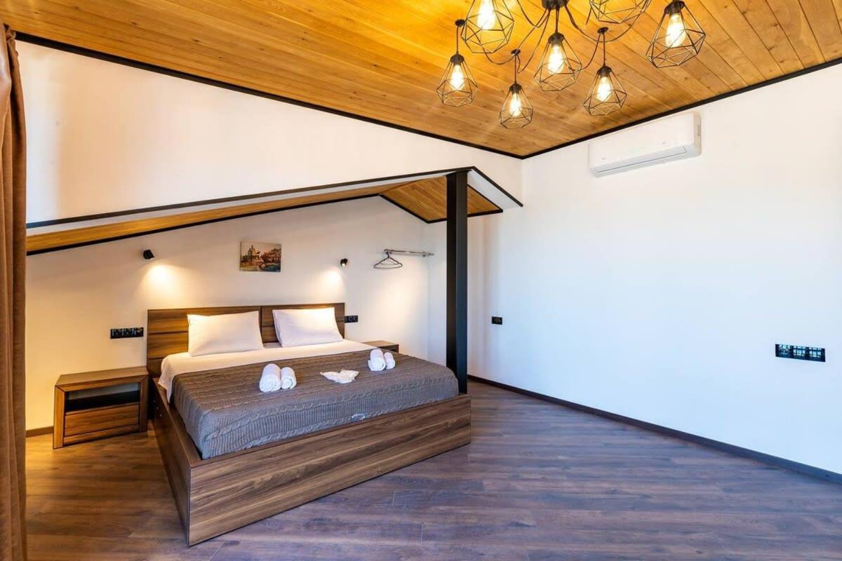 3Br Apt W Huge Terrace & Magnificent Views 第比利斯 外观 照片